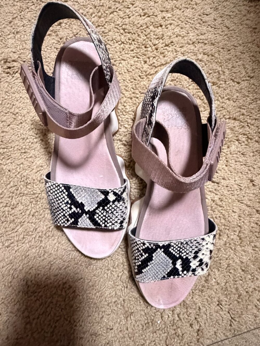 SOREL Kinetic Sandals Snake Print Pink Platform Sandals - SIZE 7 - Picture 5 of 5